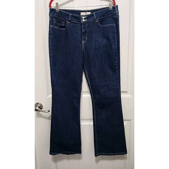 Levis 526 Jeans Slender Boot Cut Women's 32" X 32" Blue Dark Wash Denim - Picture 1 of 6